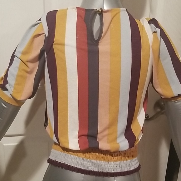 Casual Top/Crop Top - Picture 3 of 4